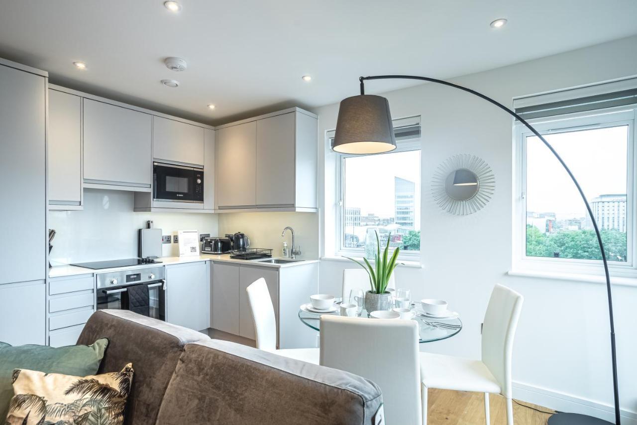 Deluxe Chic 1 2 Bed Apts Near Heathrow Legoland Windsor Slough Villa Ngoại thất bức ảnh