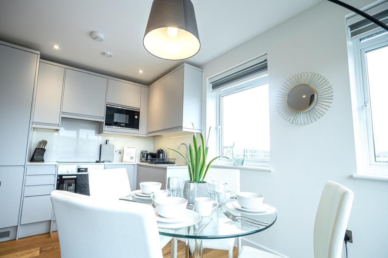 Deluxe Chic 1 2 Bed Apts Near Heathrow Legoland Windsor Slough Villa Ngoại thất bức ảnh