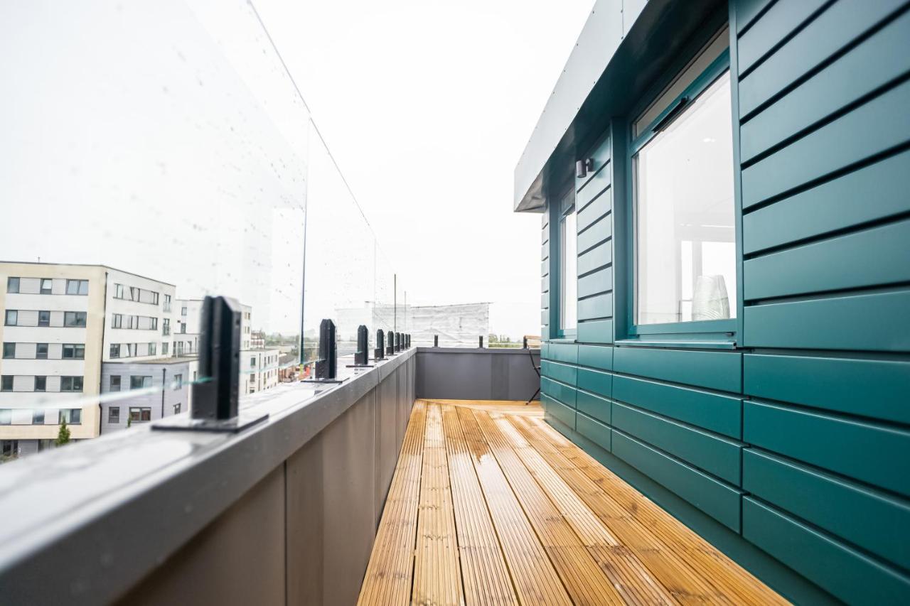 Deluxe Chic 1 2 Bed Apts Near Heathrow Legoland Windsor Slough Villa Ngoại thất bức ảnh
