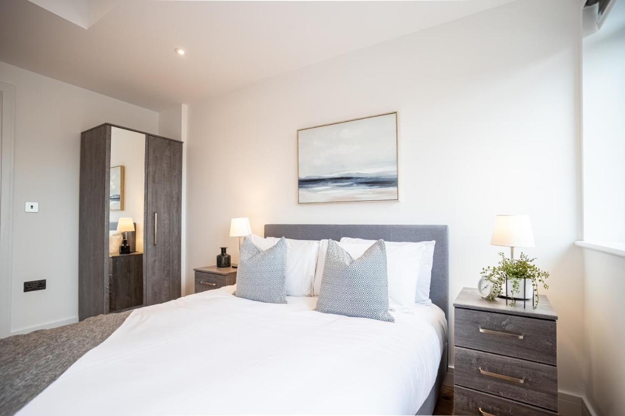 Deluxe Chic 1 2 Bed Apts Near Heathrow Legoland Windsor Slough Villa Ngoại thất bức ảnh