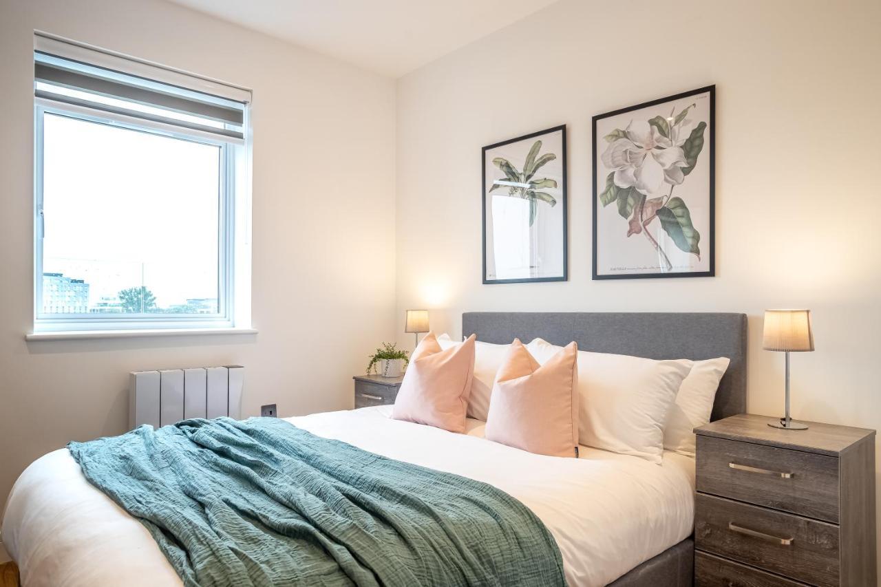 Deluxe Chic 1 2 Bed Apts Near Heathrow Legoland Windsor Slough Villa Ngoại thất bức ảnh