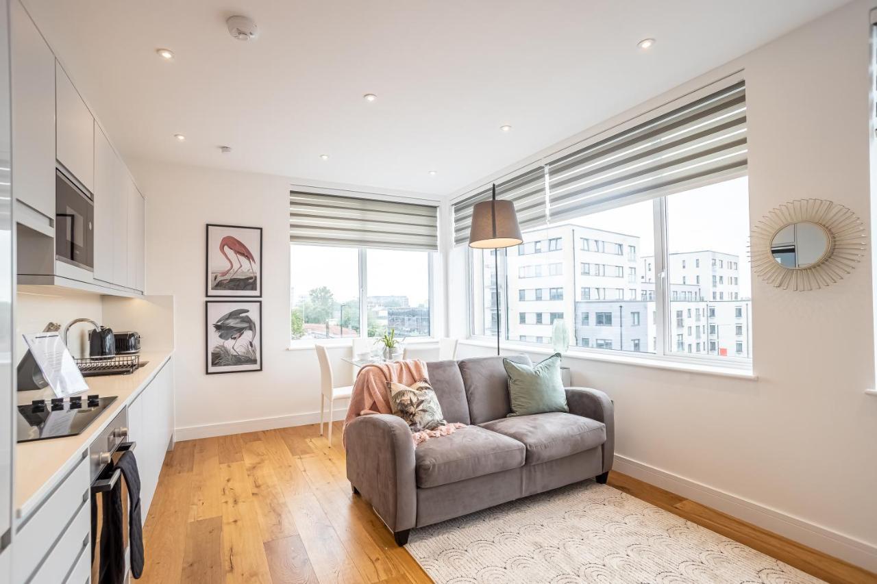 Deluxe Chic 1 2 Bed Apts Near Heathrow Legoland Windsor Slough Villa Ngoại thất bức ảnh