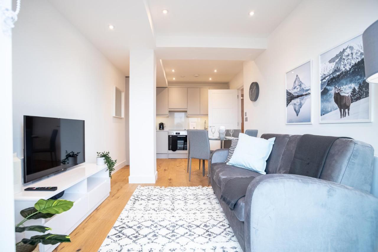 Deluxe Chic 1 2 Bed Apts Near Heathrow Legoland Windsor Slough Villa Ngoại thất bức ảnh