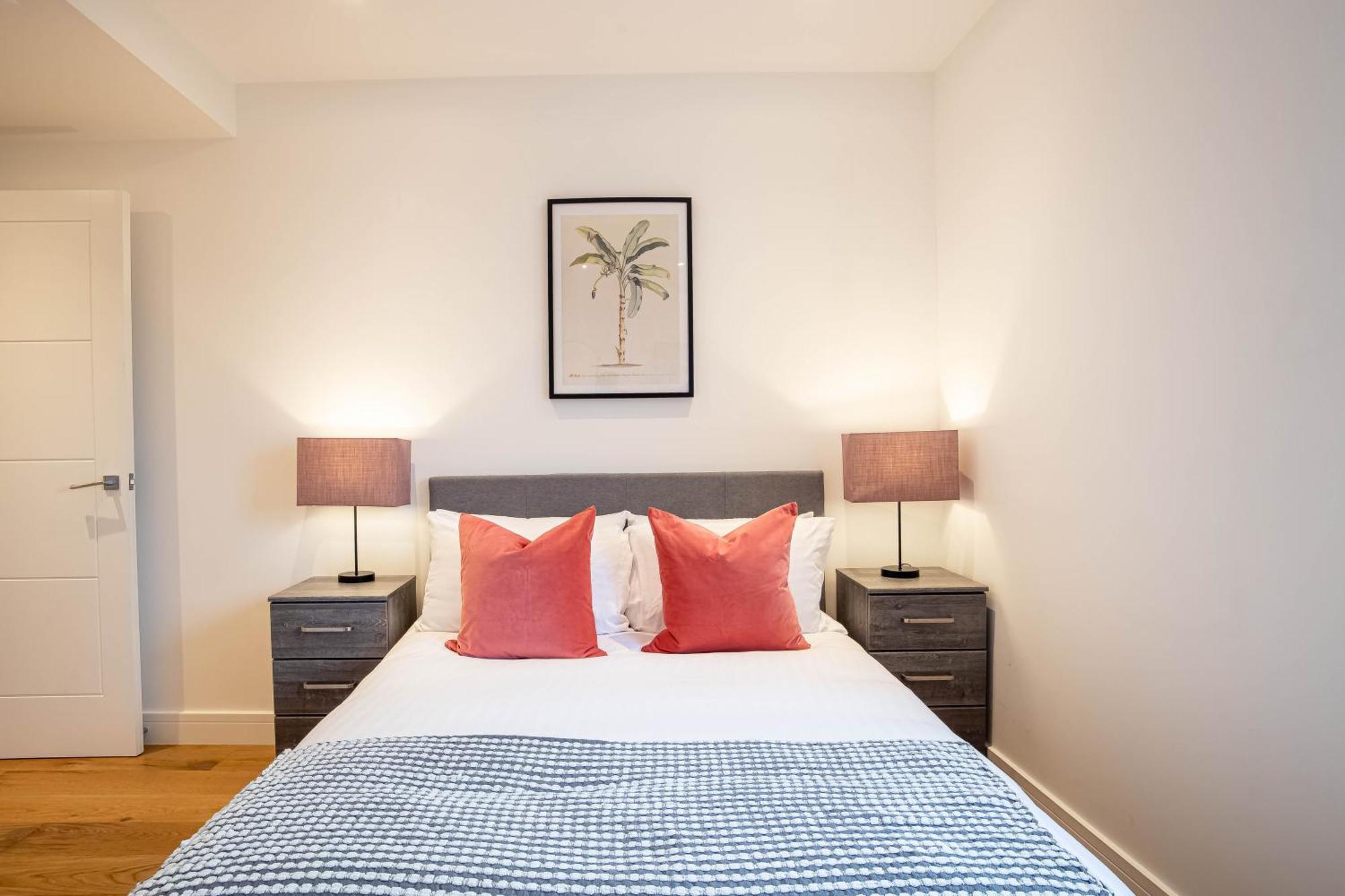 Deluxe Chic 1 2 Bed Apts Near Heathrow Legoland Windsor Slough Villa Ngoại thất bức ảnh