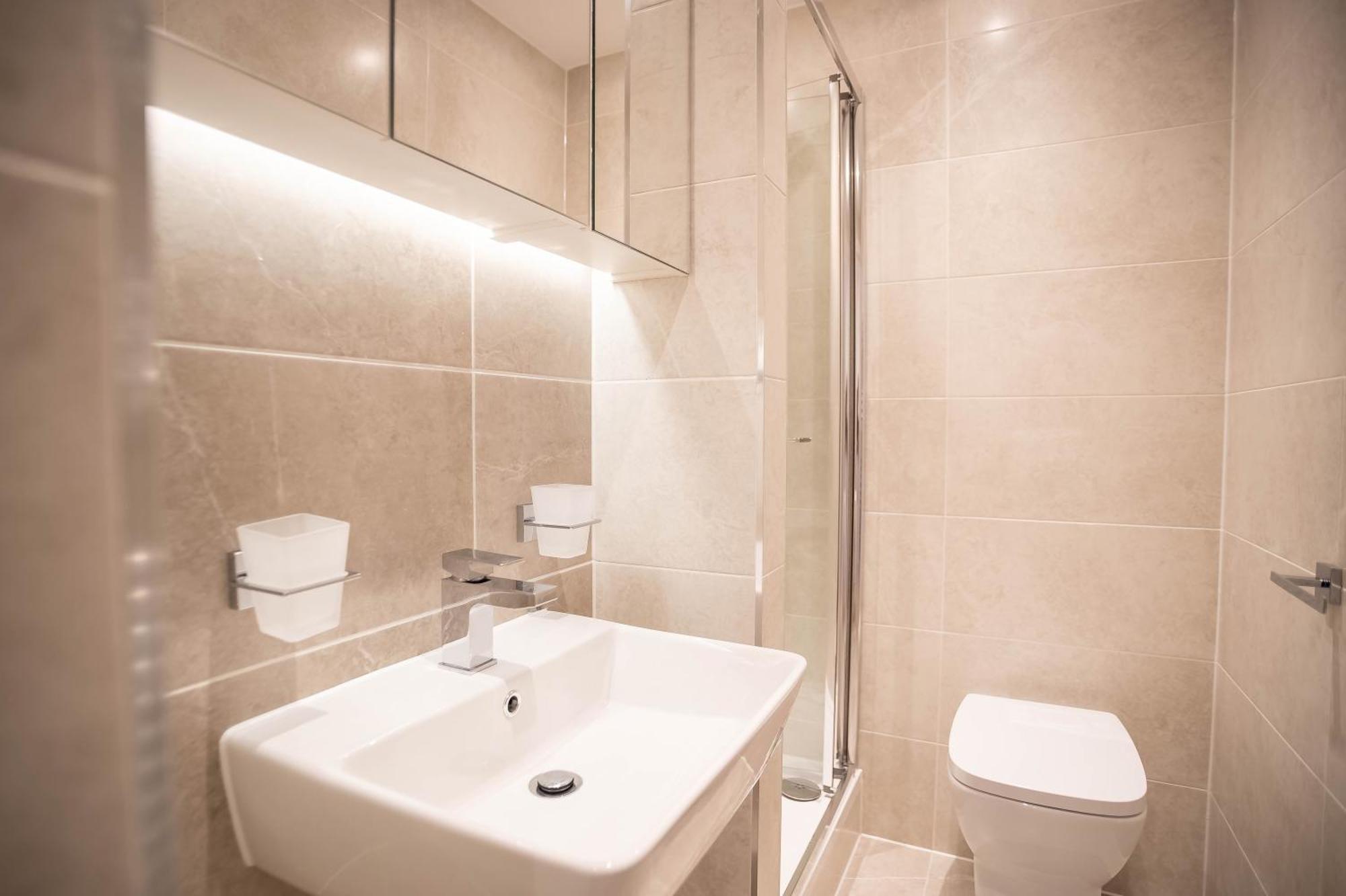 Deluxe Chic 1 2 Bed Apts Near Heathrow Legoland Windsor Slough Villa Ngoại thất bức ảnh