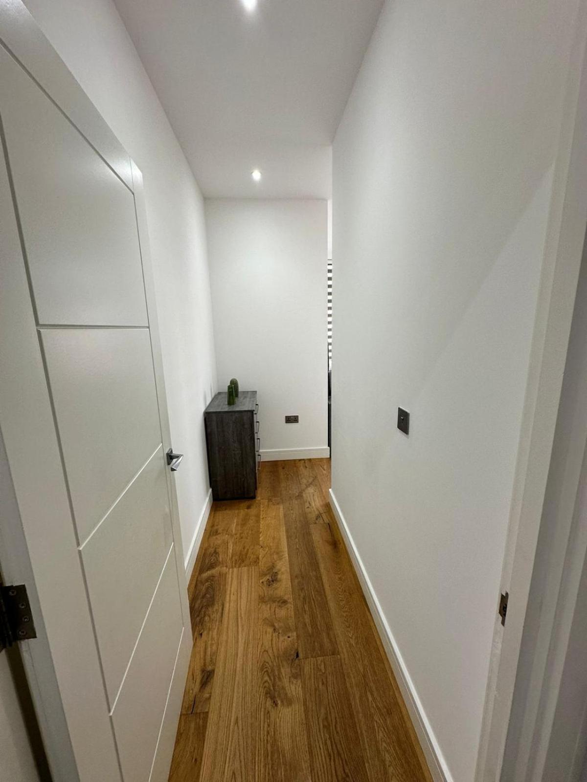 Deluxe Chic 1 2 Bed Apts Near Heathrow Legoland Windsor Slough Villa Ngoại thất bức ảnh