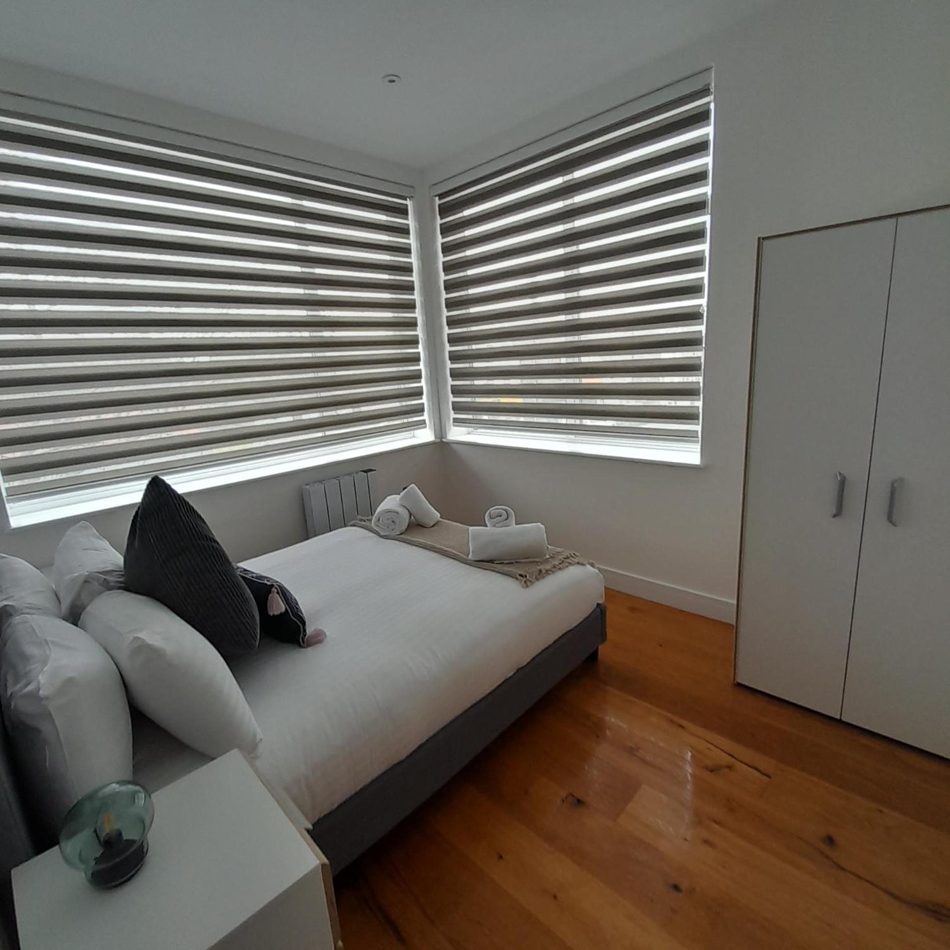 Deluxe Chic 1 2 Bed Apts Near Heathrow Legoland Windsor Slough Villa Ngoại thất bức ảnh